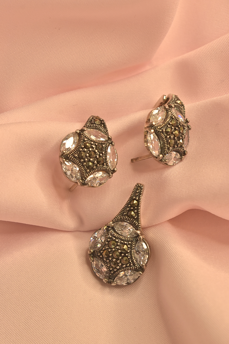 Earing's Pendant Sets