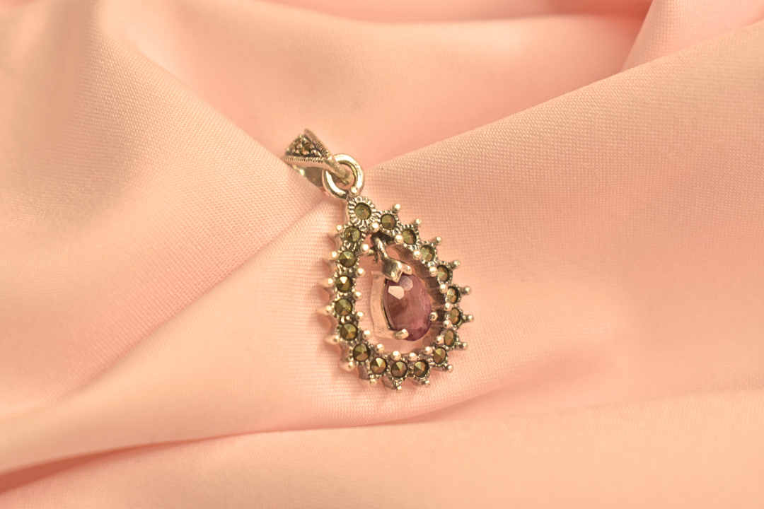 Teardrop Gemstone Pendant with Vintage Detailing