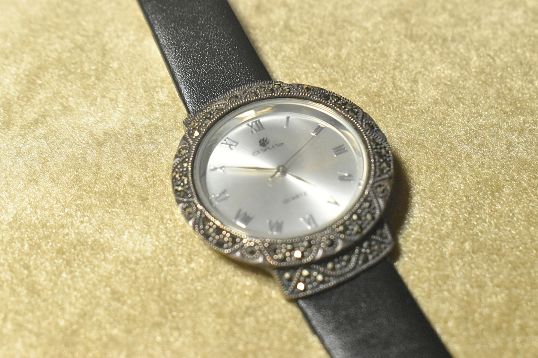 Timeless Elegance Vintage Roman Dial Watch