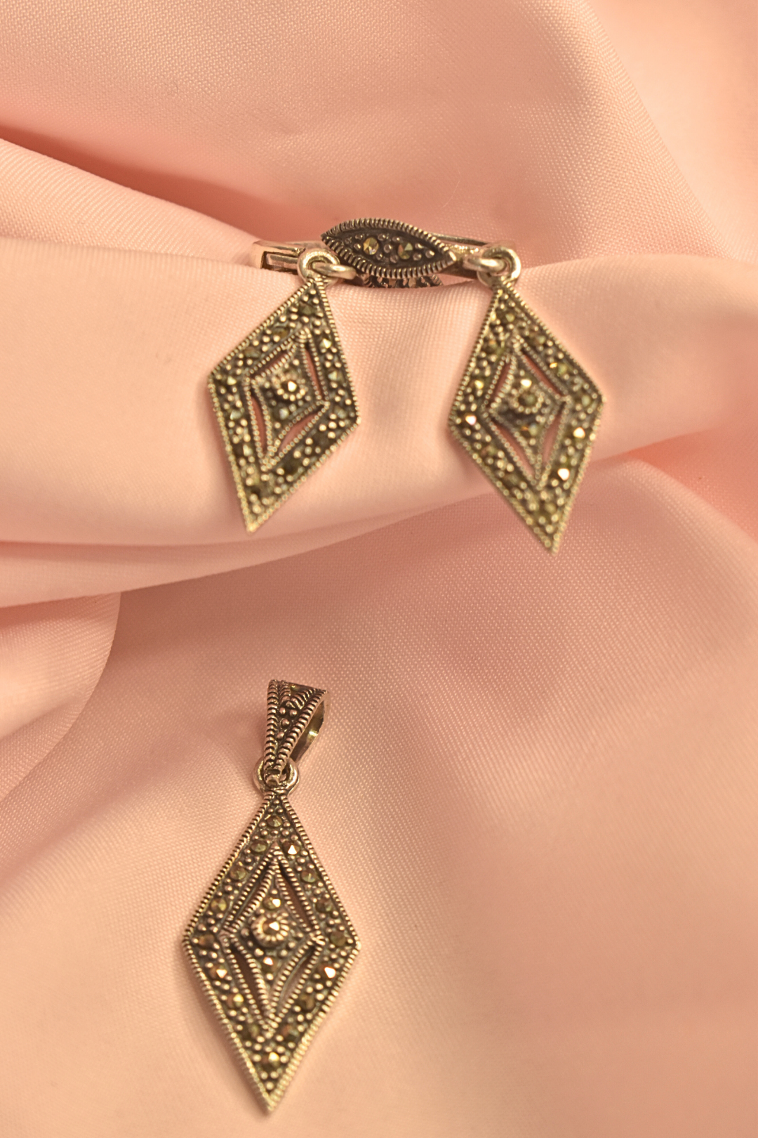 Diamond-Shaped Marcasite Earrings with Vintage Charm