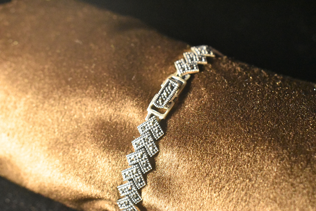 Elegant Crystal-Studded Silver Watch for Timeless Sophistication