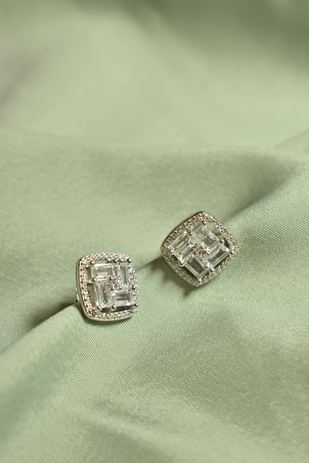 Elegant Baguette-Cut stone Studs