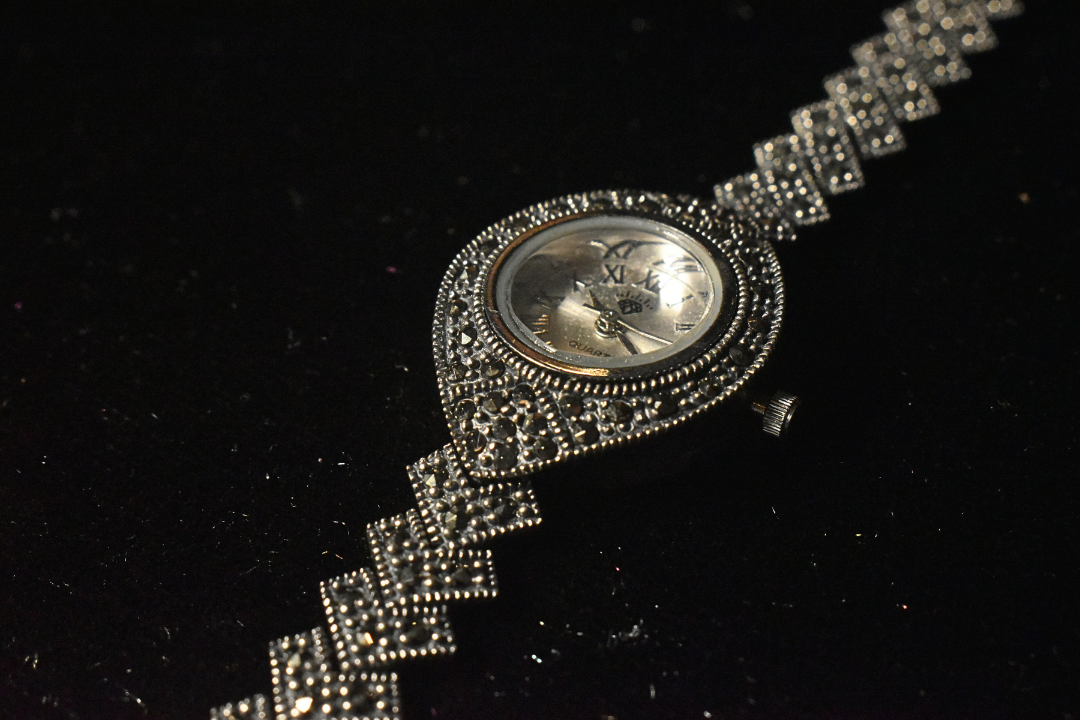 Elegant Crystal-Studded Silver Watch for Timeless Sophistication