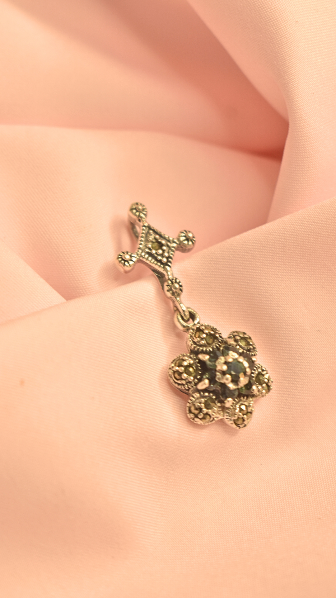 Elegant Silver Floral Pendant with Detailed Marcasite Accents