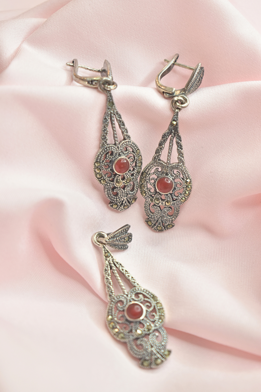 Vintage Red Cabochon Earrings and Pendant Set