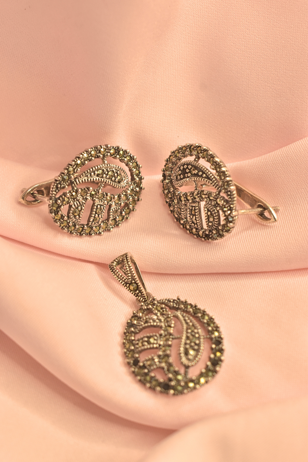 Vintage Silver Filigree Earrings and Pendant Set