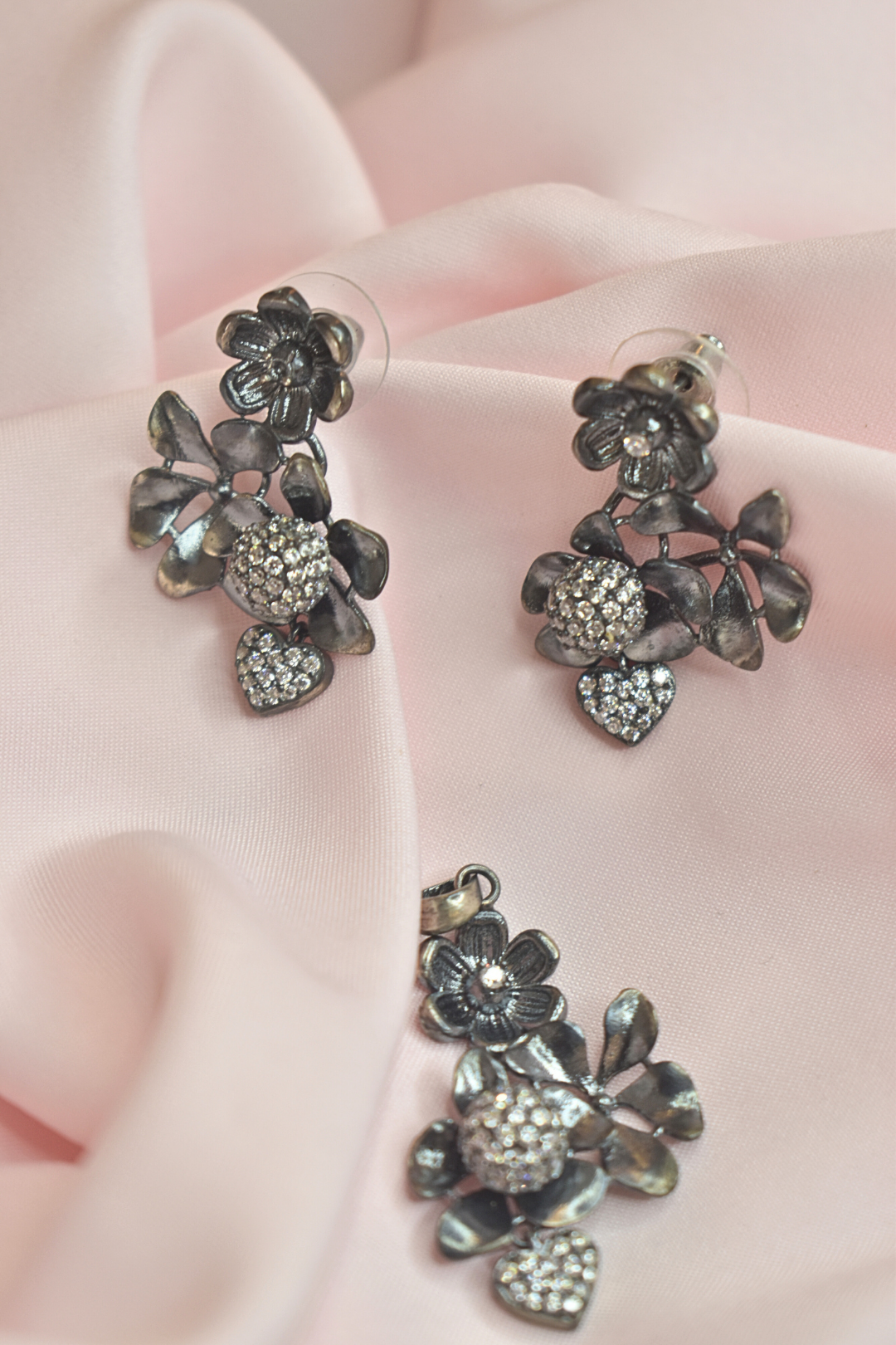 Antique Floral Charm penedent Elegant Silver-Plated Earrings