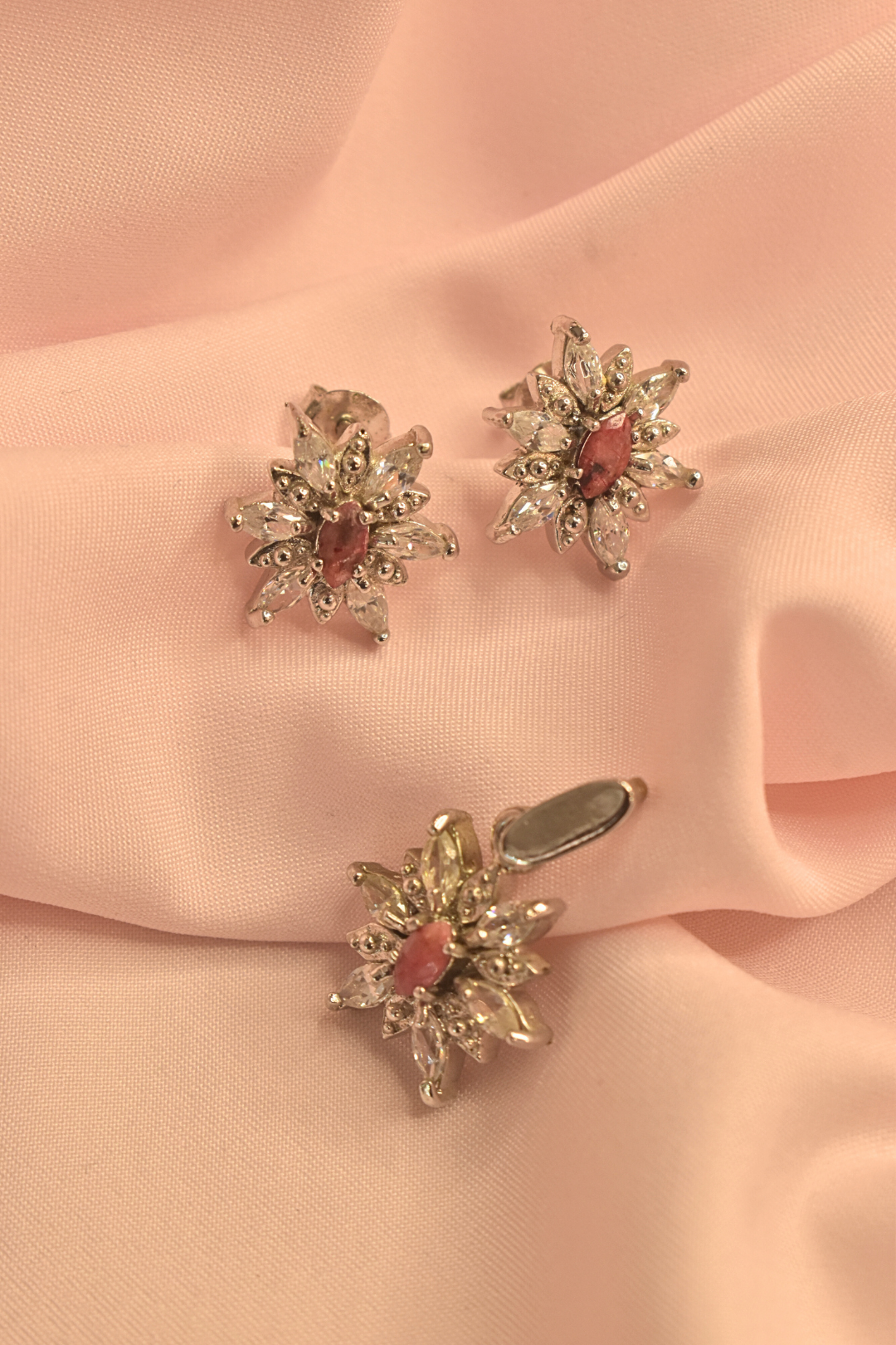 Flower-Inspired Earrings and Pendant Set