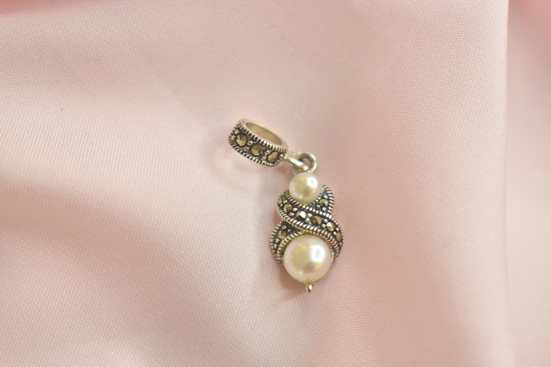 Elegant Swirl Pearl Earrings and Pendant Set