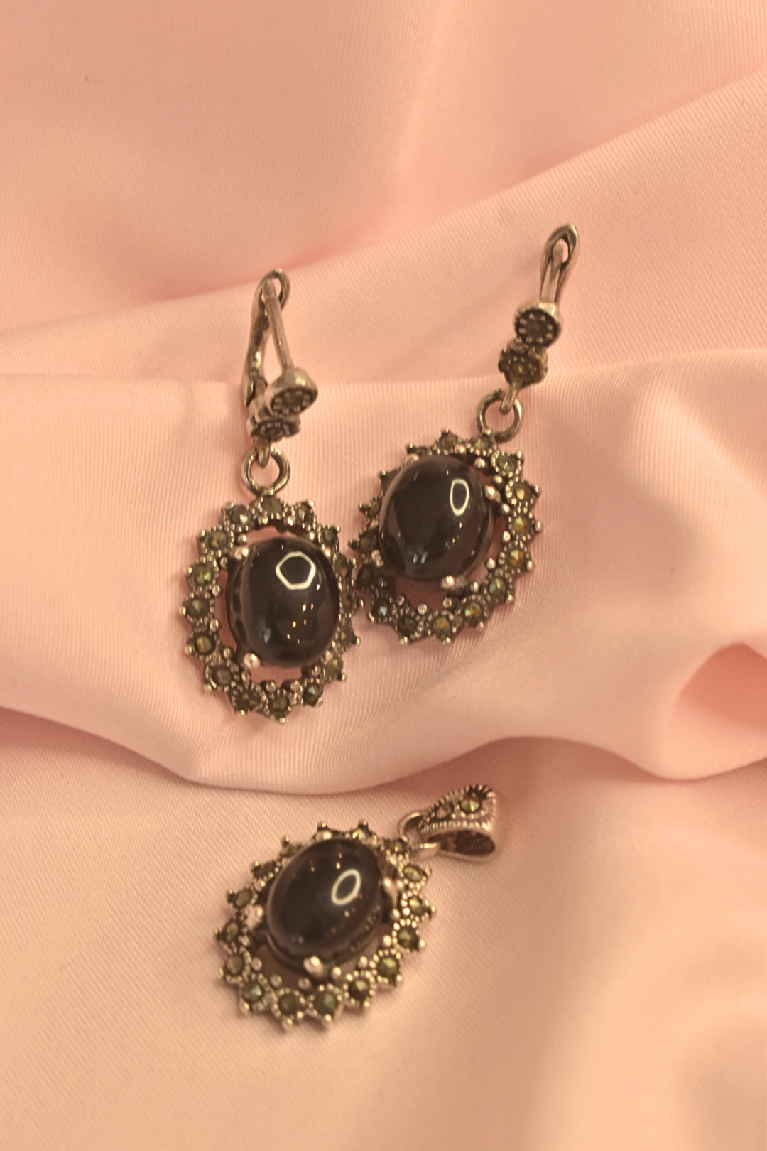 Classic Oval Earrings and Pendant Set