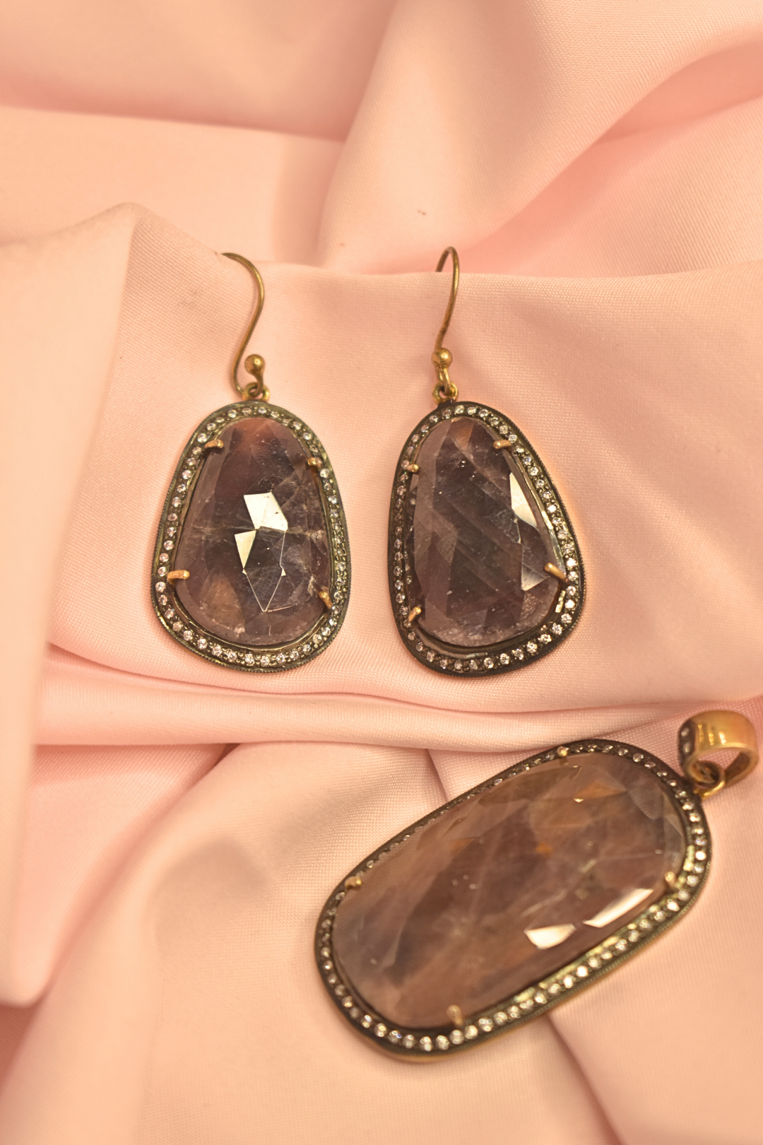 Sleek Lavender Crystal Earrings and Pendant Set