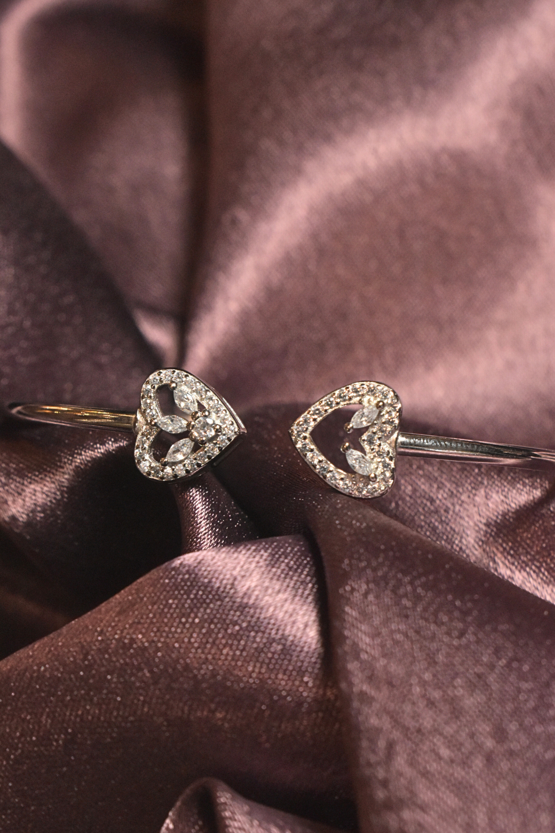 Heart-Shaped Link Bracelet for Women