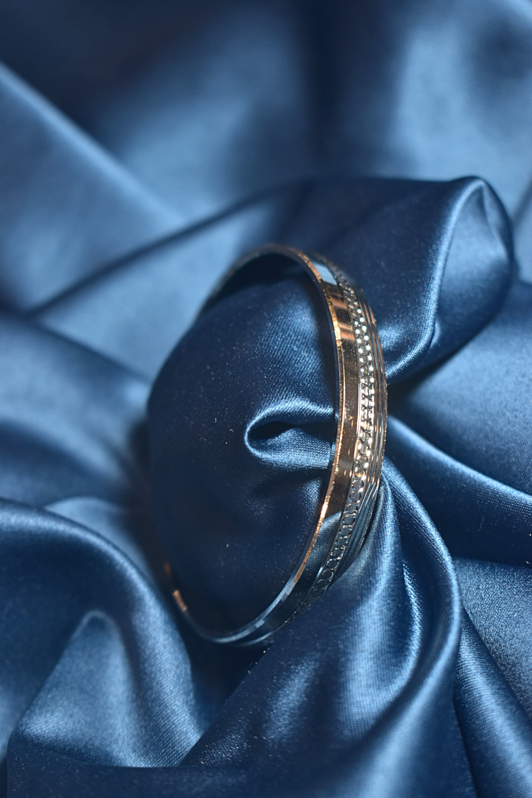 Minimalistic Dual-Tone Silver Kada