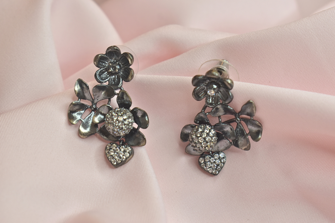 Antique Floral Charm penedent Elegant Silver-Plated Earrings