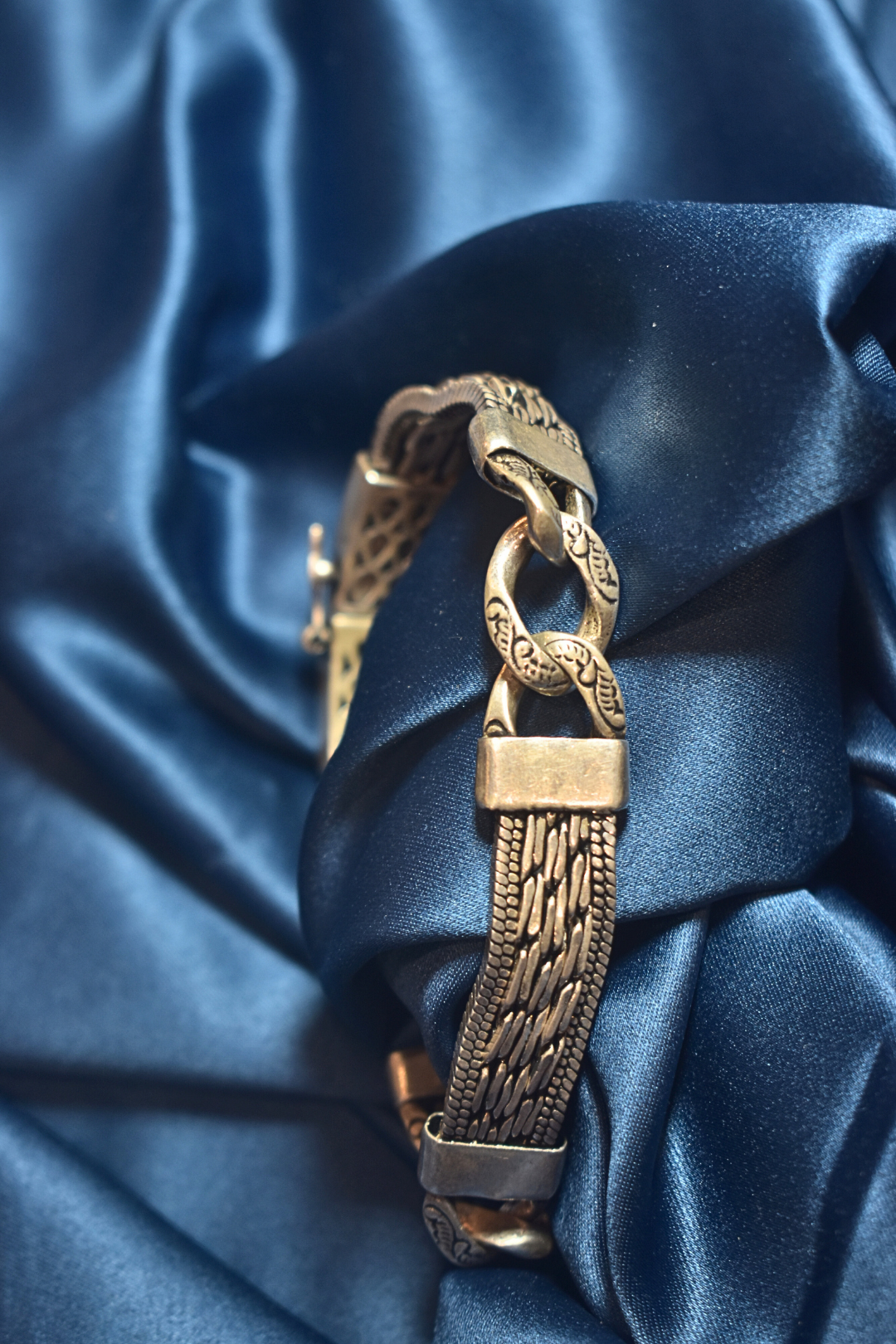 Bold Silver Bracelet with Intricate Chain Design