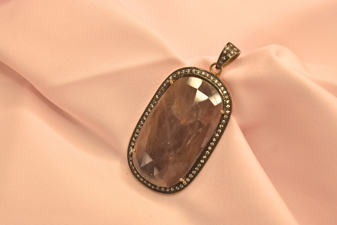 Sleek Lavender Crystal Earrings and Pendant Set