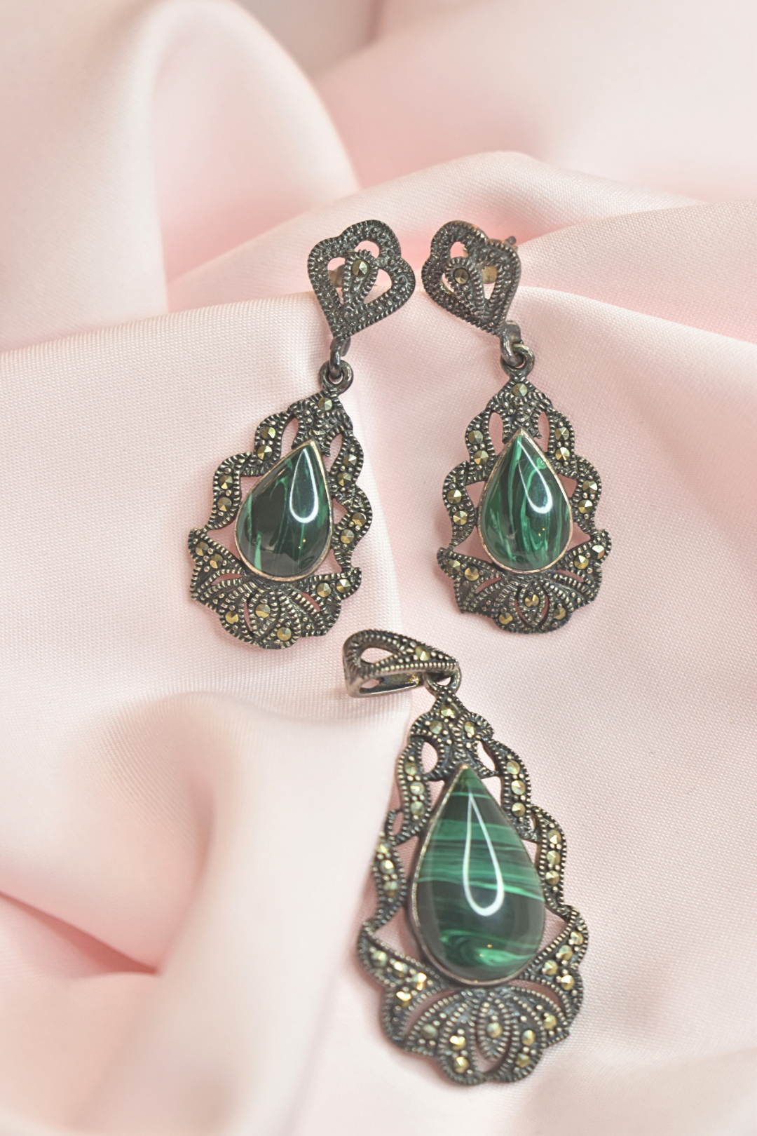 Elegant Green Malachite Stone Earrings and Pendant Set with Intricate Filigree Design
