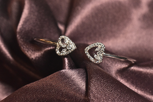 Heart-Shaped Link Bracelet for Women