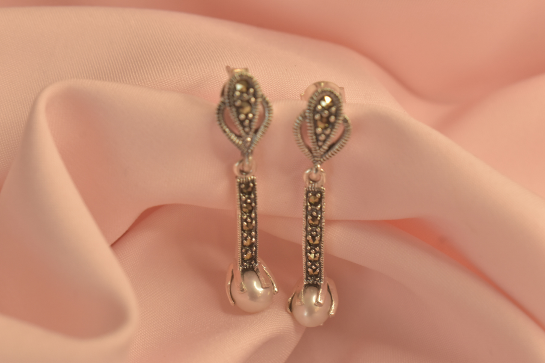 Elegant Pearl Drop Earrings and Pendant Set