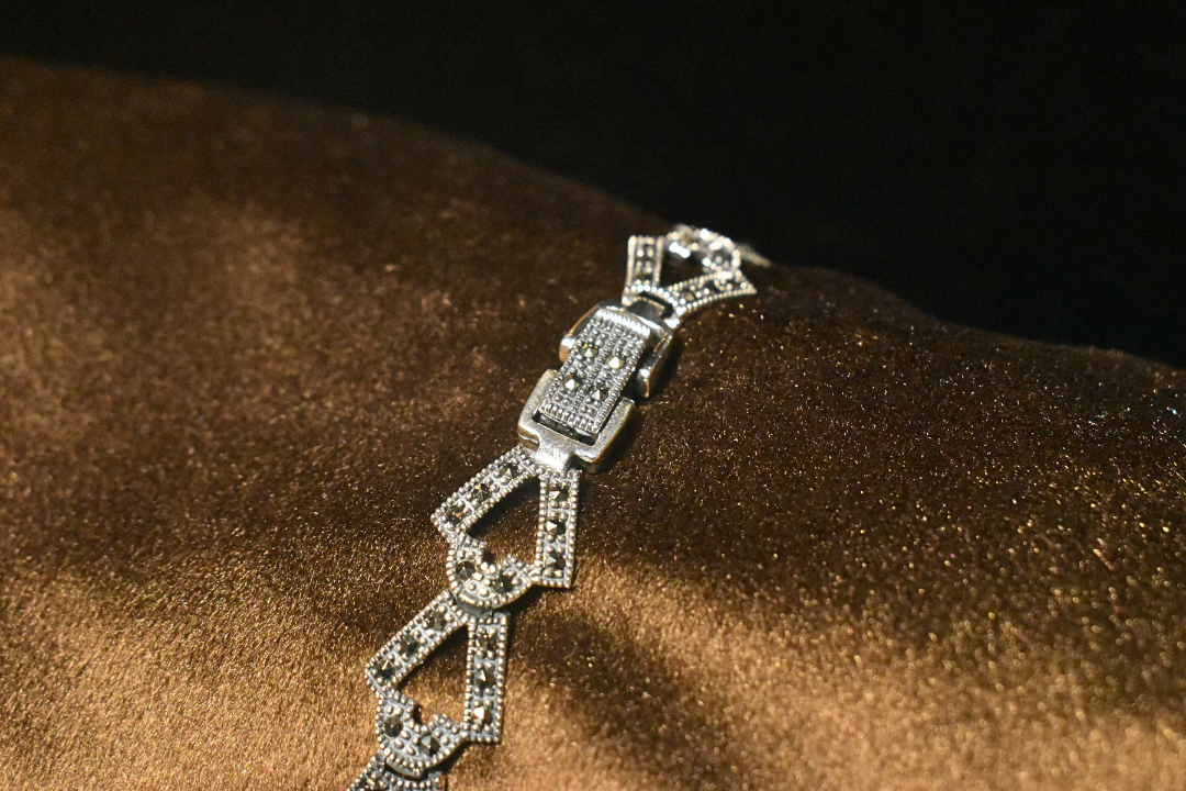 Exquisite Craftsmanship A Watch that Embodies Luxury and Heritage