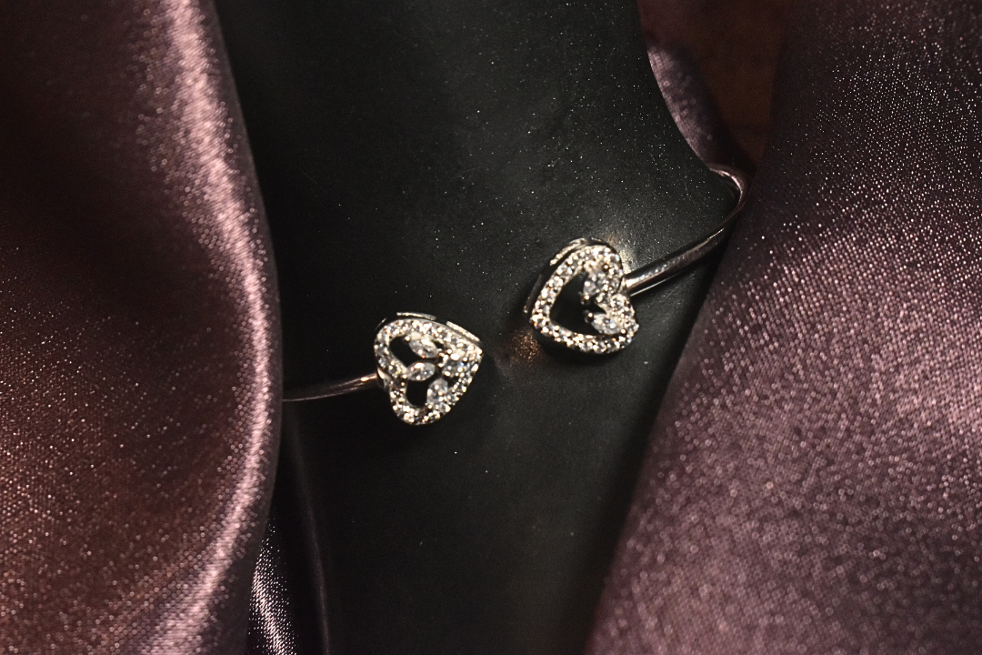 Heart-Shaped Link Bracelet for Women