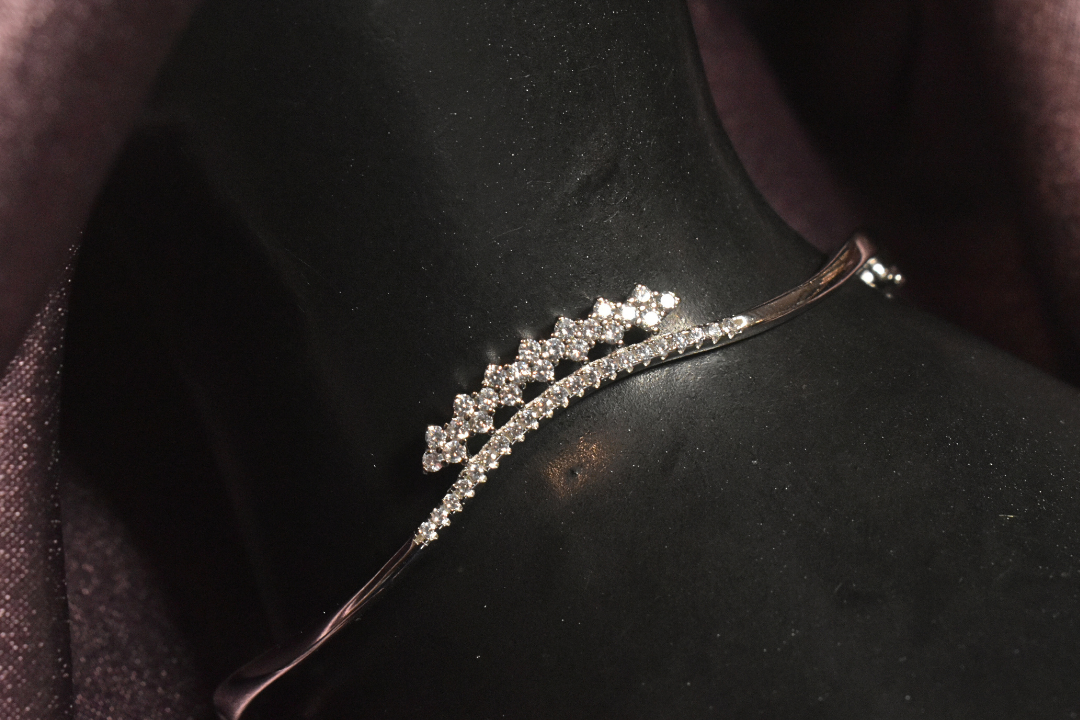 Glittering Diamond Crest Bracelet