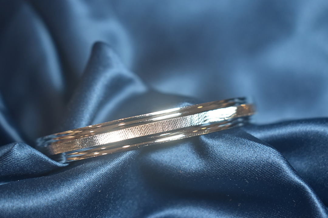 Minimalistic Dual-Tone Silver Kada
