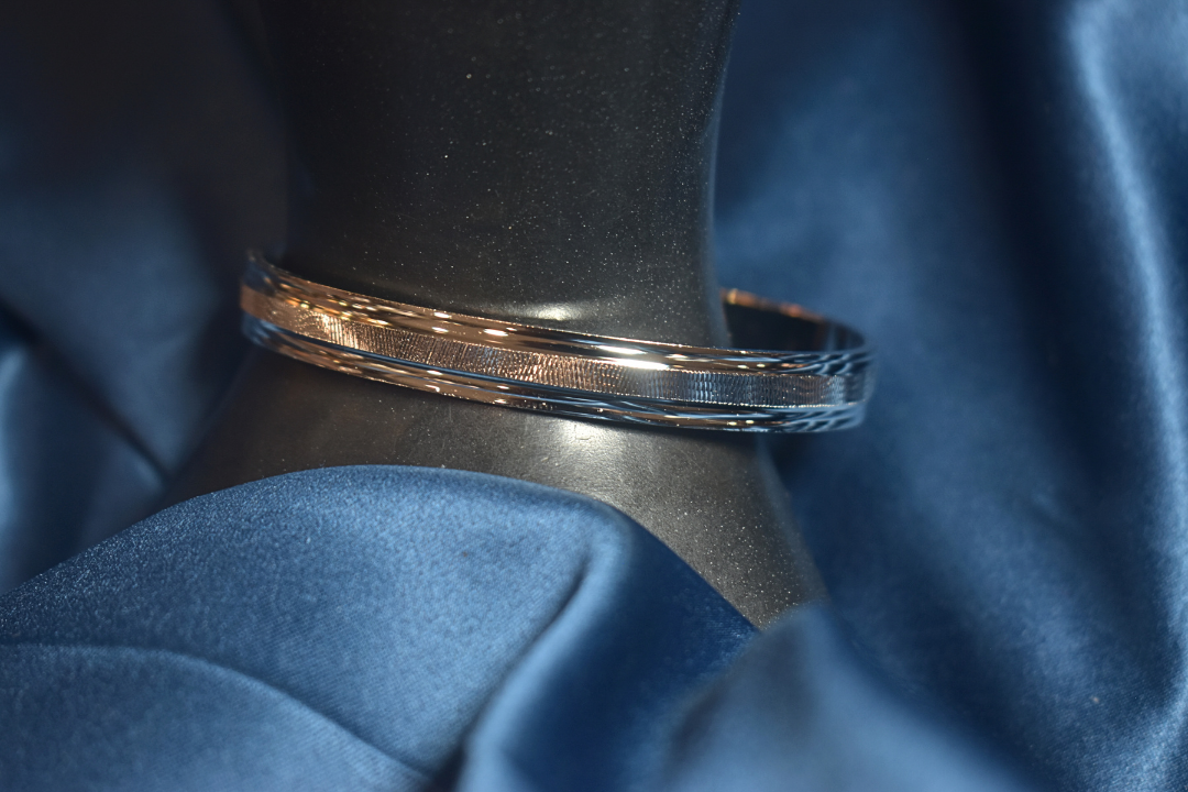 Minimalistic Dual-Tone Silver Kada