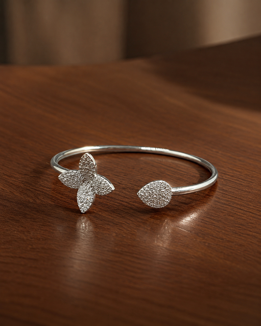 Leaf Star Silver Charm