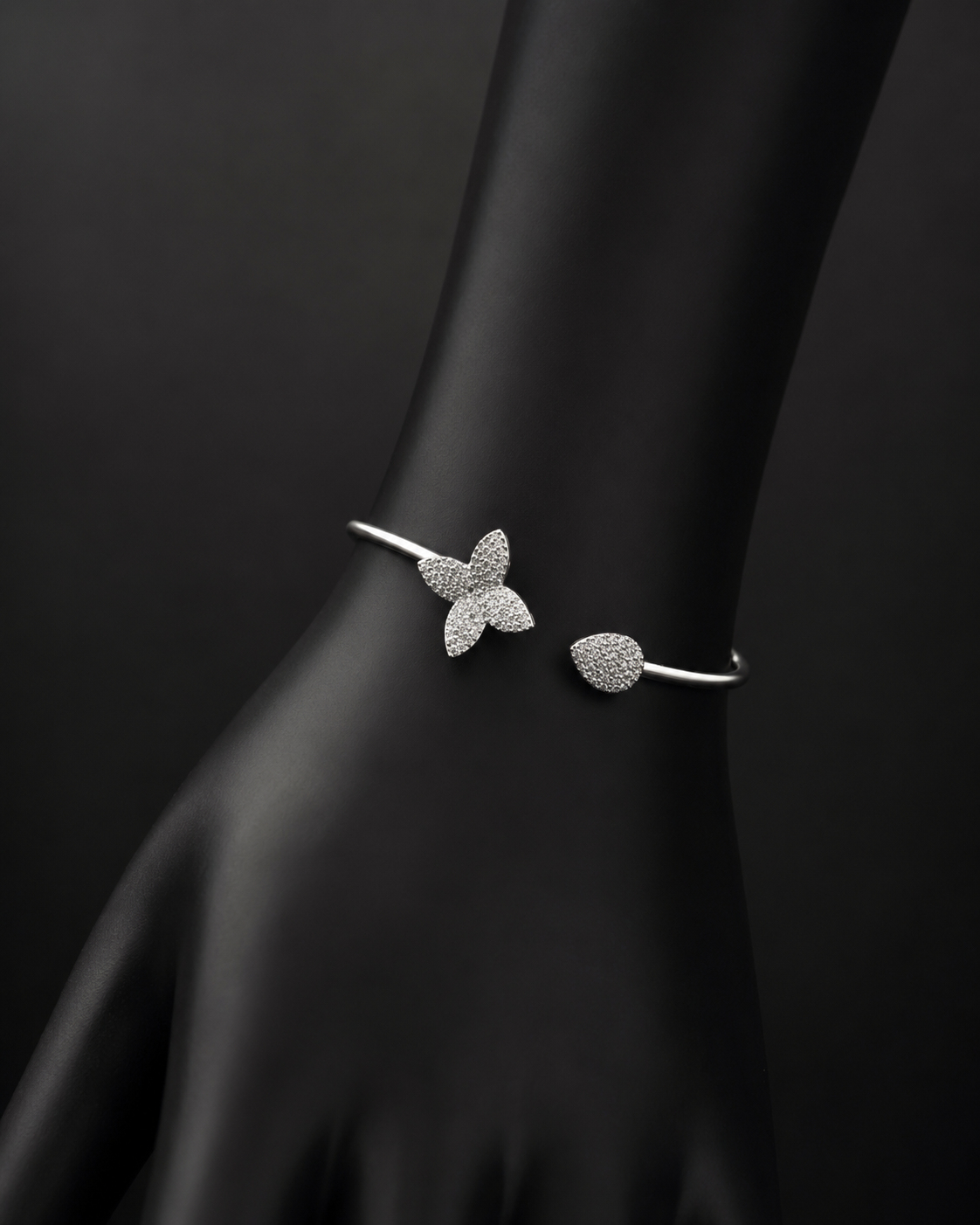 Leaf Star Silver Charm