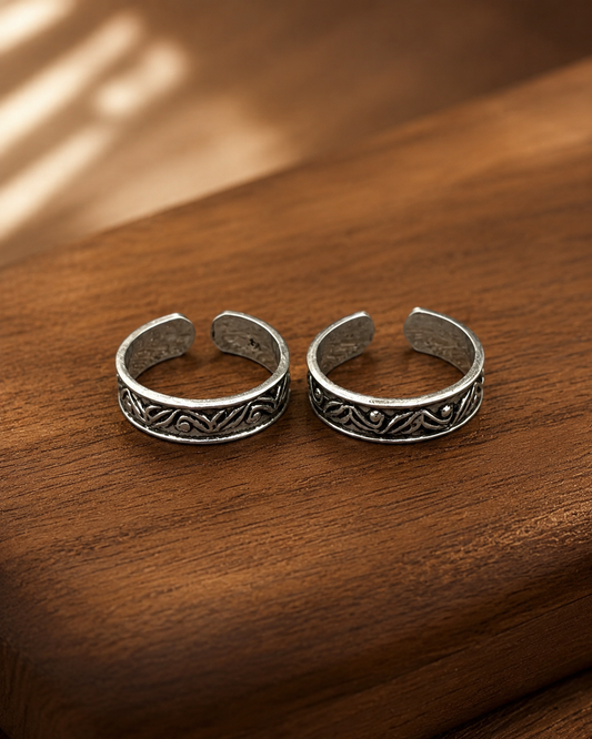 The Retro Arch Toe Ring