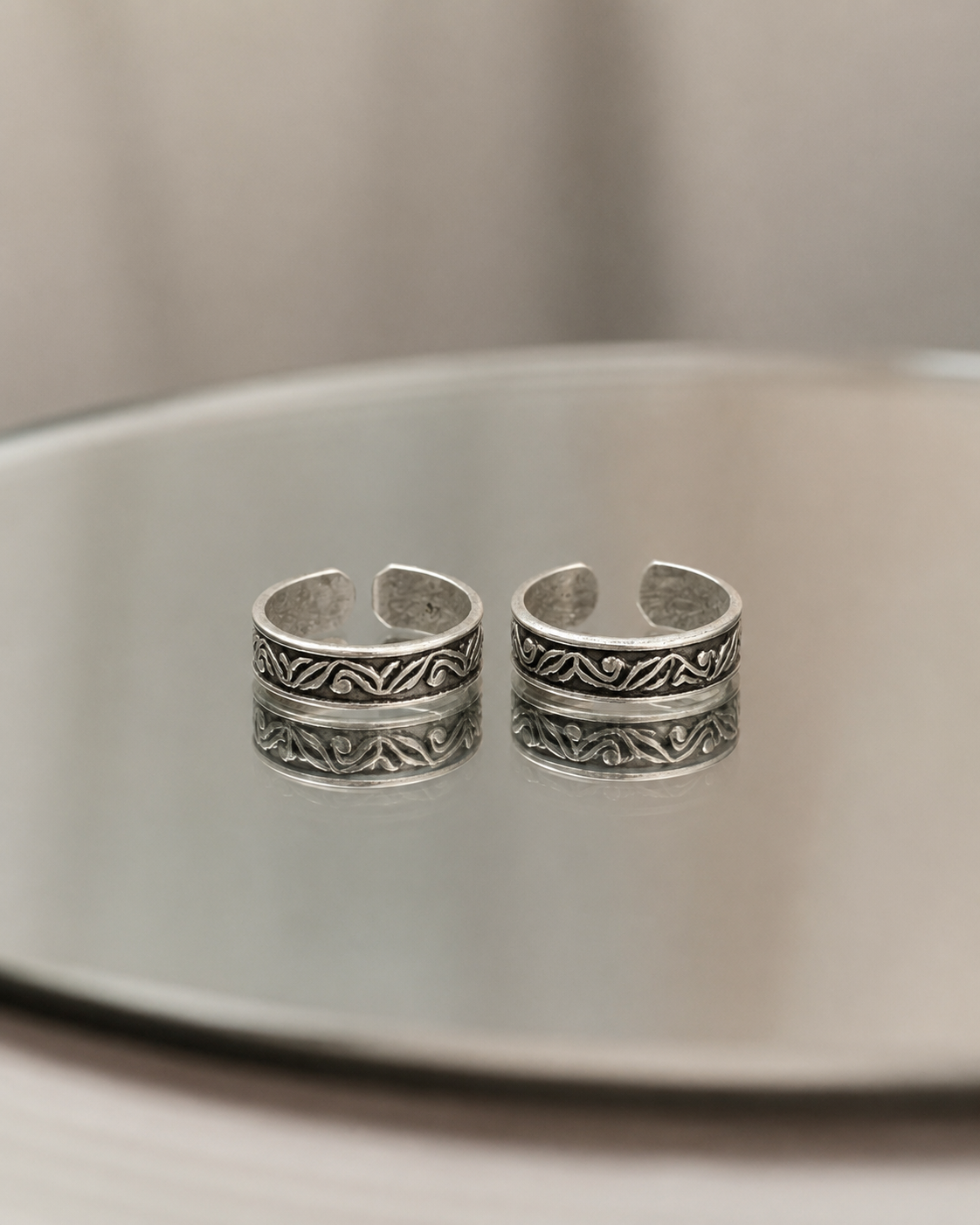 The Retro Arch Toe Ring