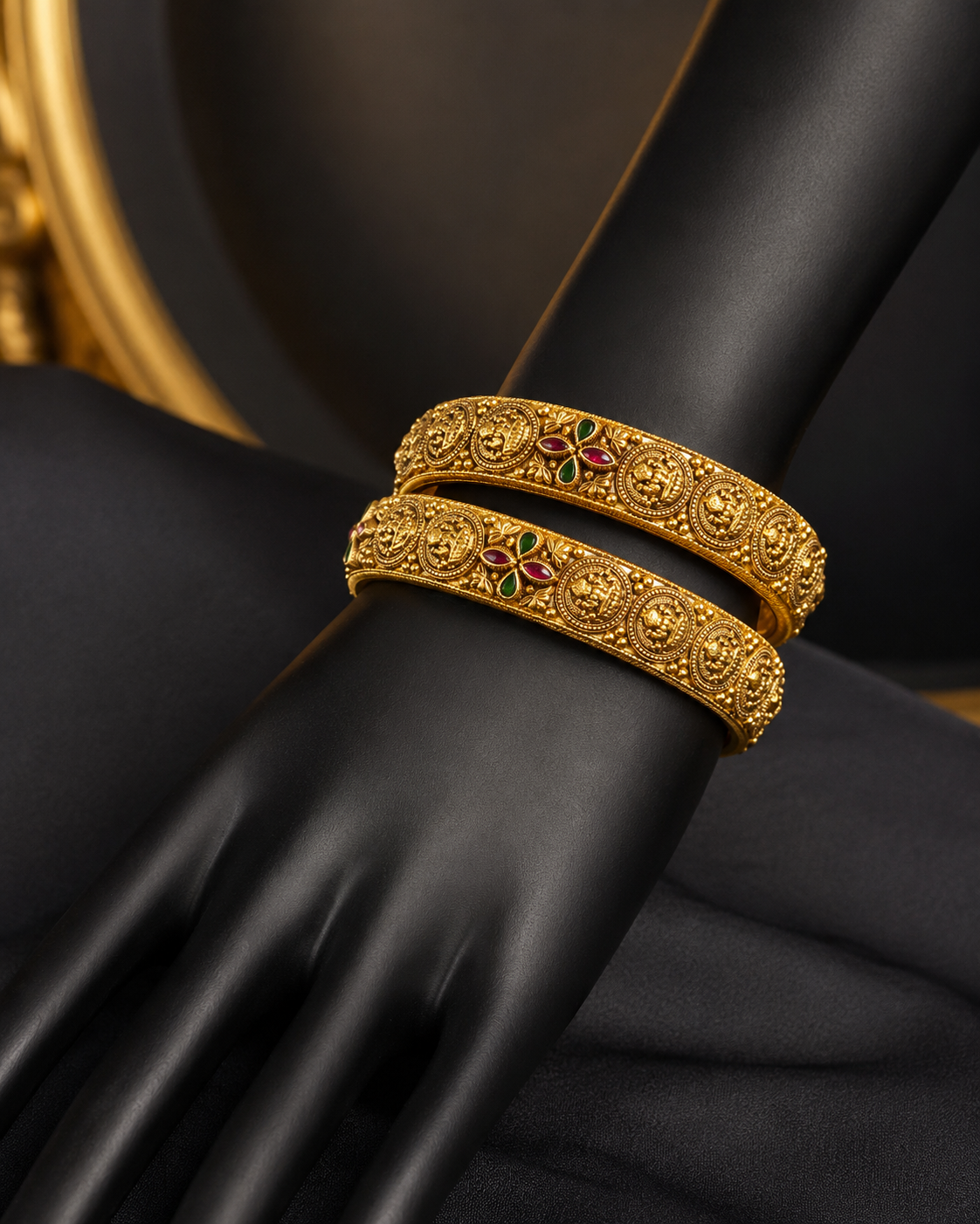 Lakshmi Gold Grace Bangle