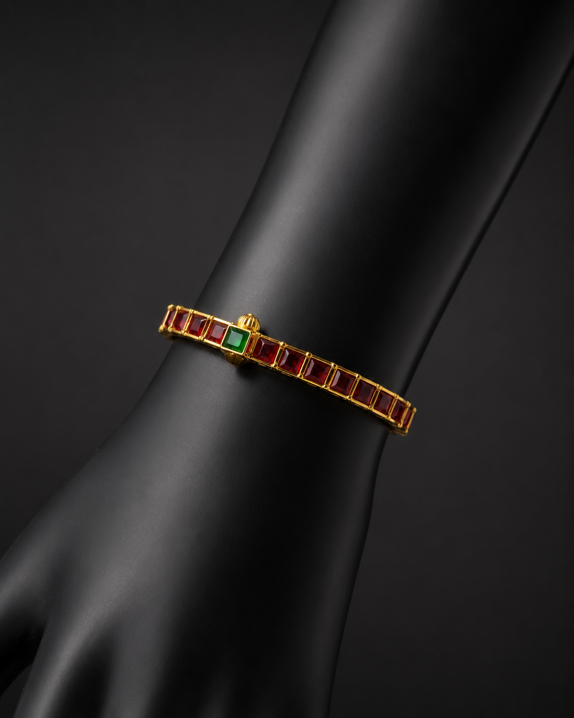 Red Stone Screw Kada