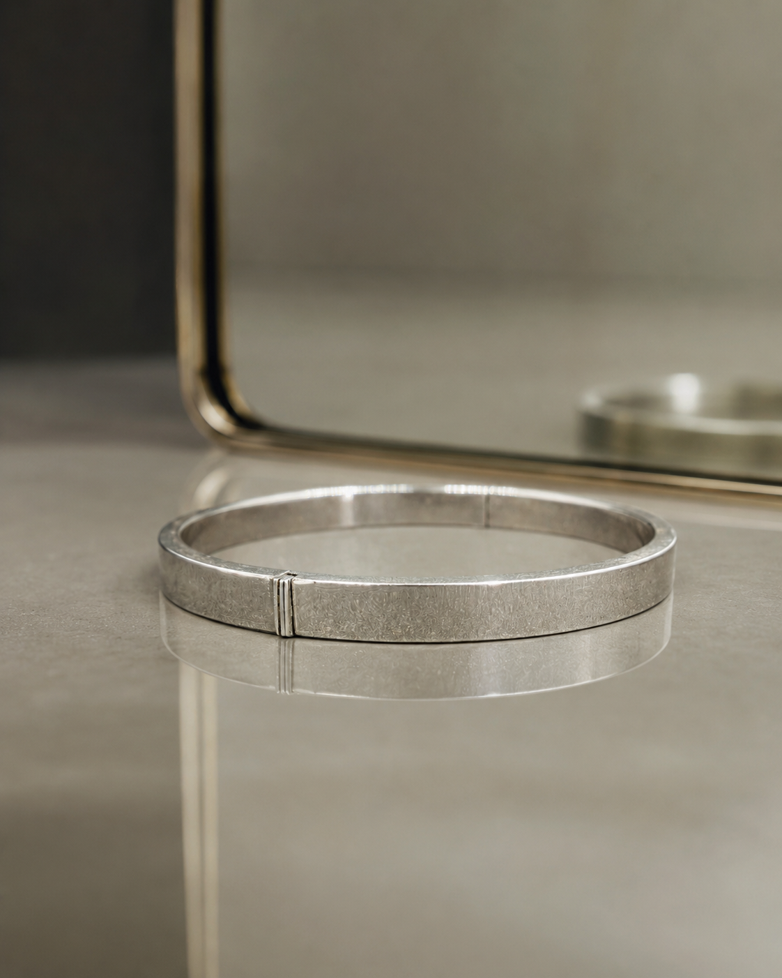Sleek Plain Flat Kada