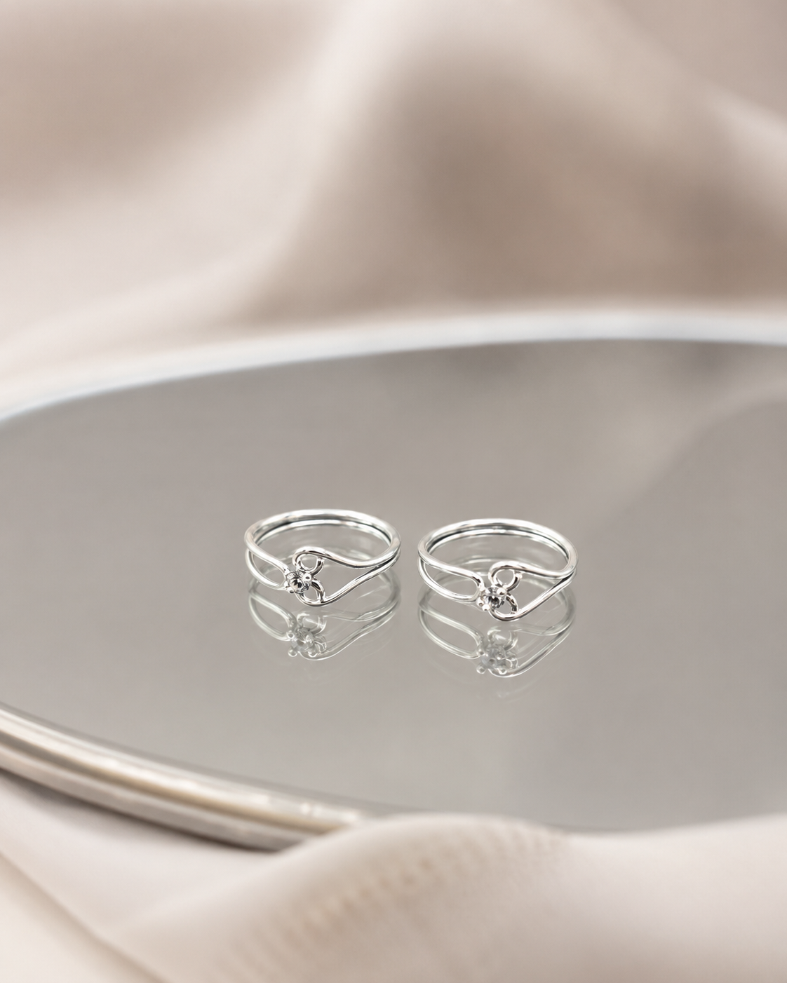 The Sparkling CZ Maple Toe Ring