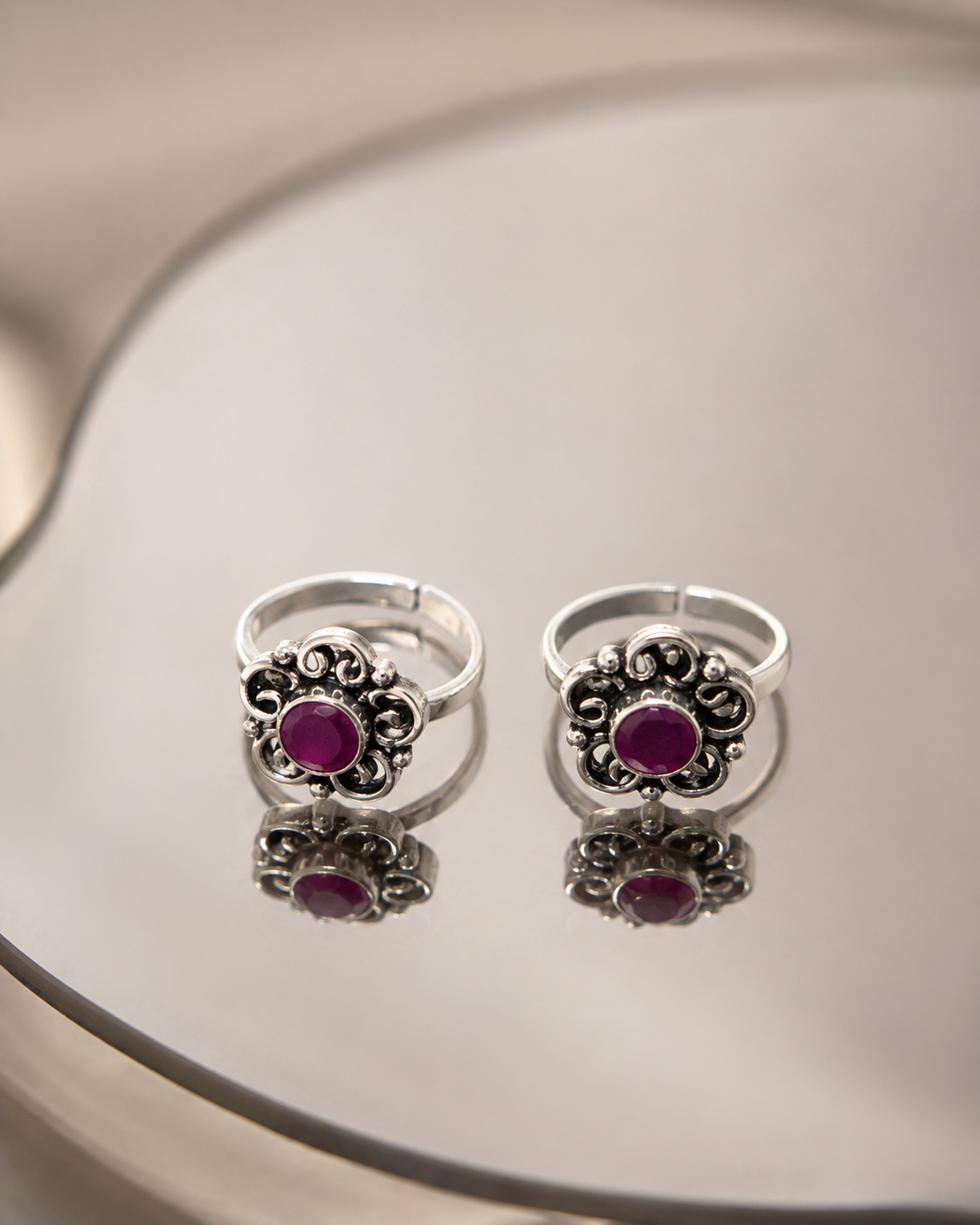 The Regal Red Stone CZ Toe Ring