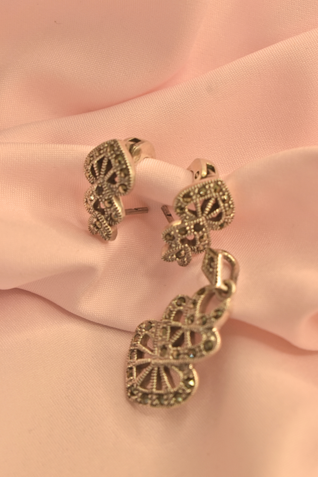 Intricate Filigree Earrings and Pendant Set