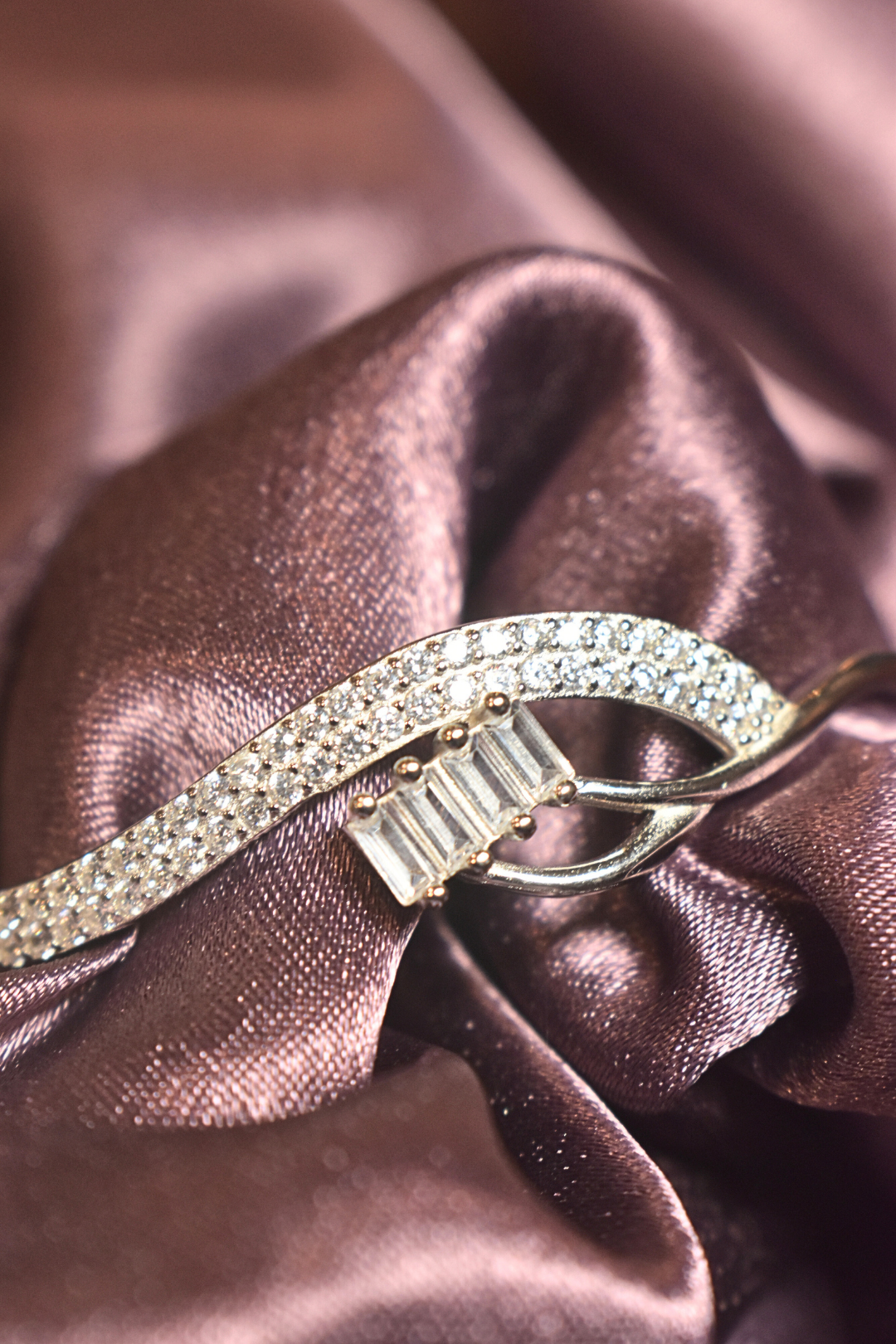 Graceful Wave Bracelet with Dazzling Crystal Accents