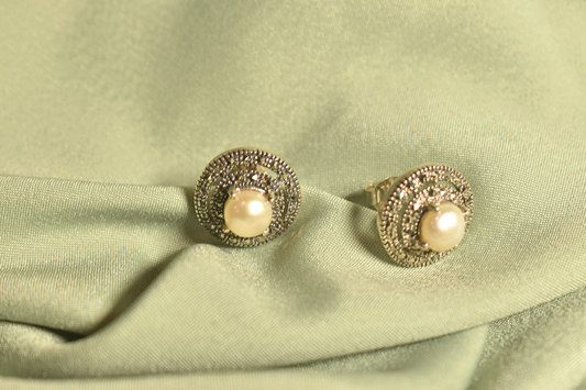 Vintage Pearl Stud Earrings