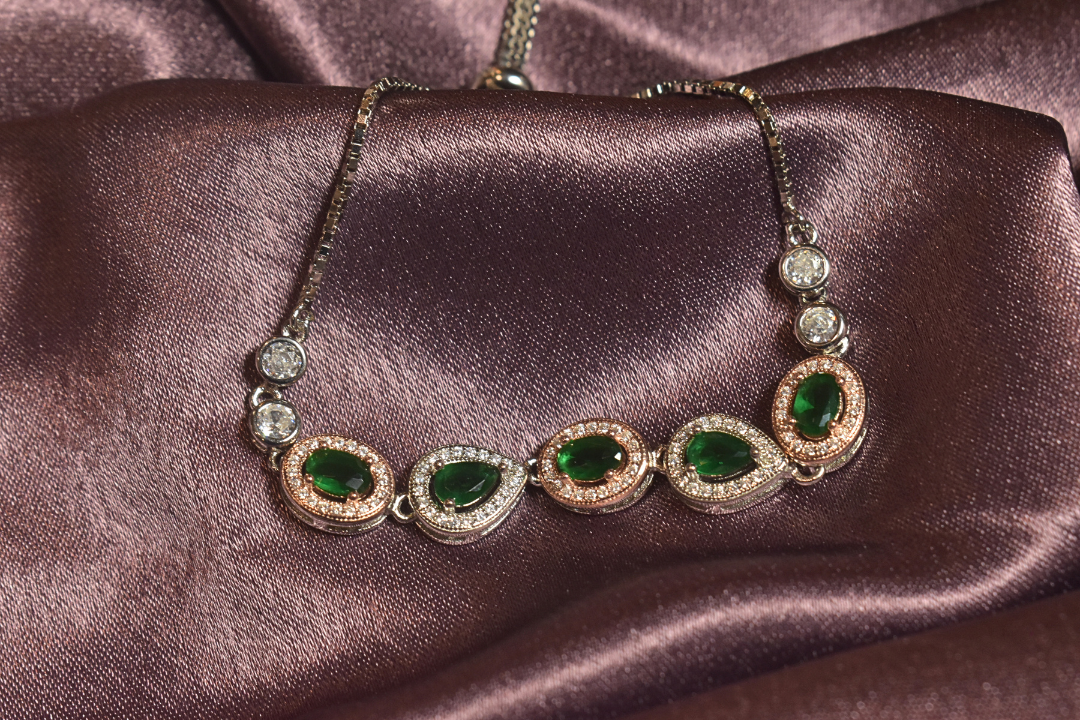 Green Gemstone Bracelet with Teardrop Design