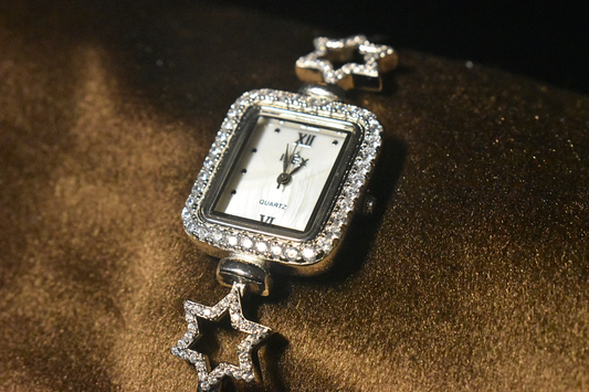 Starry Elegance Diamond-Studded Square Timepiece