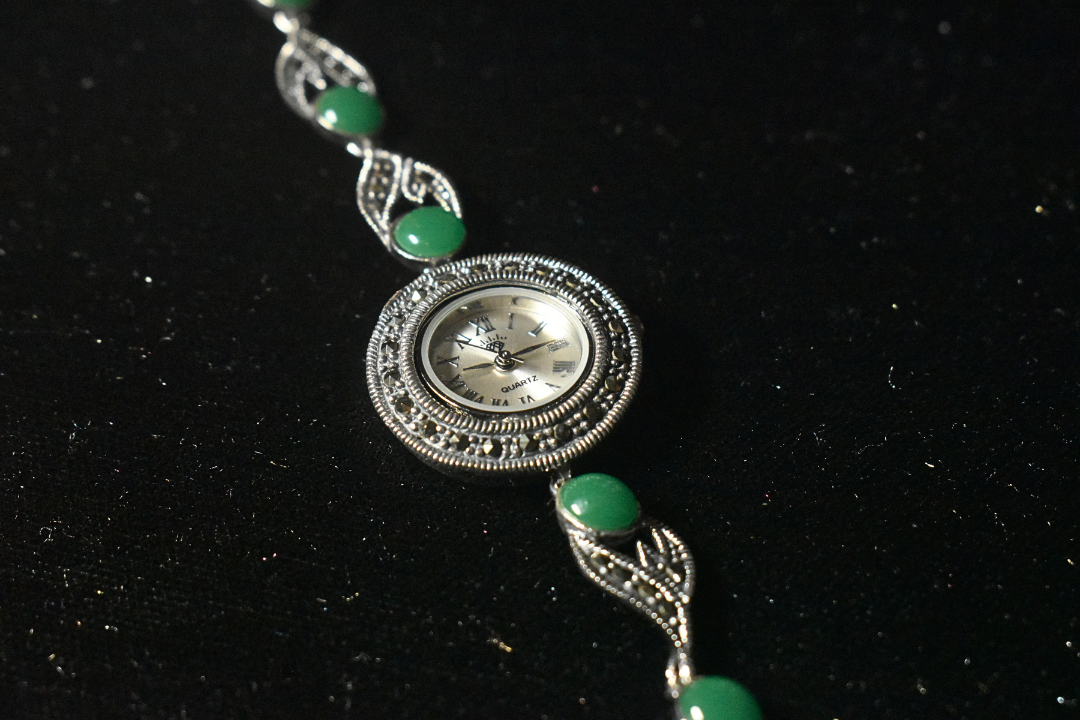 Emerald Grace A Watch of Distinctive Charm