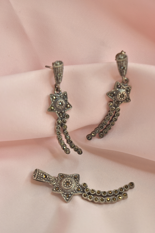 Star-Shaped Earrings and Pendant Set