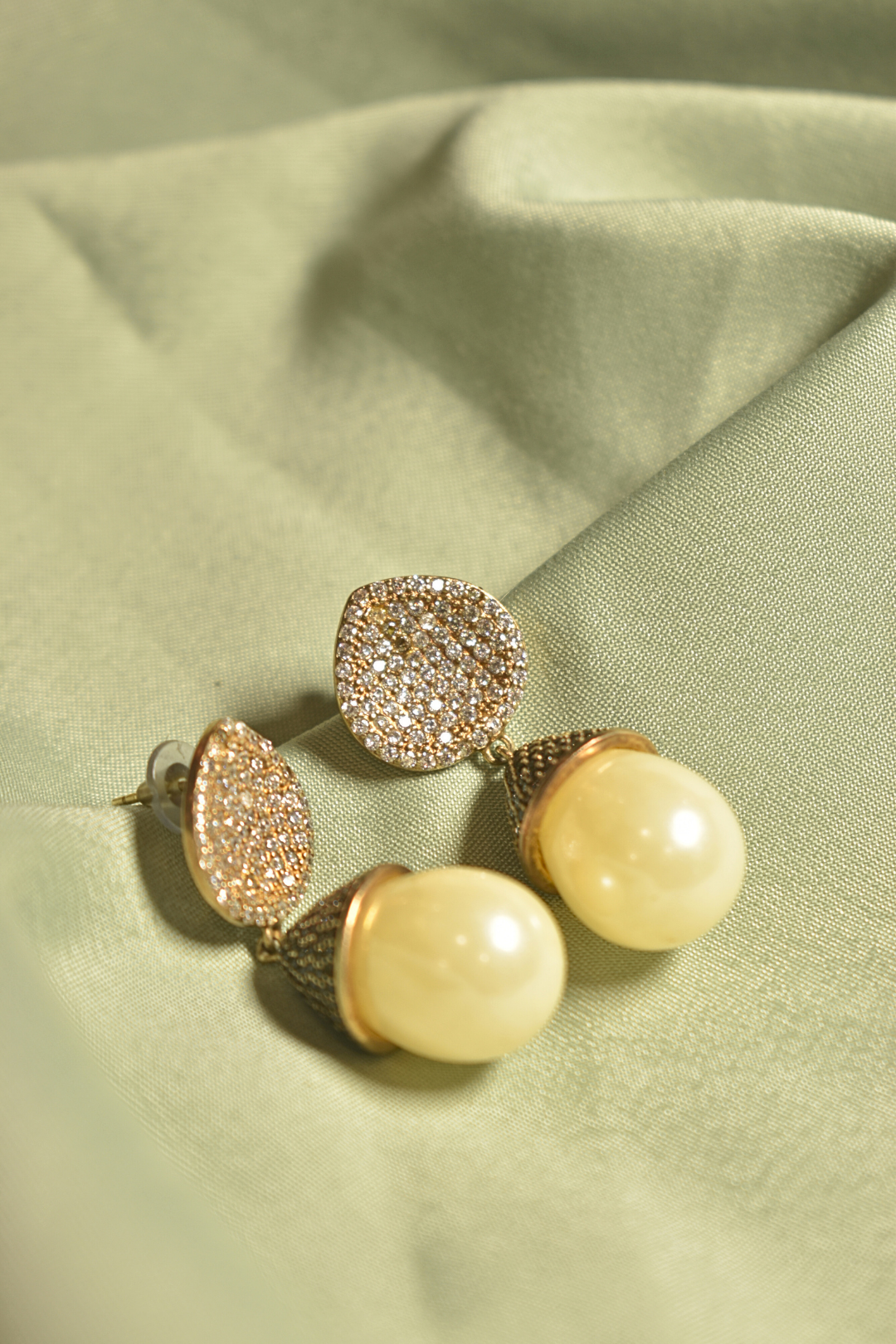 Golden Glow Luxe Pearl Drop Earrings with Crystal Finish