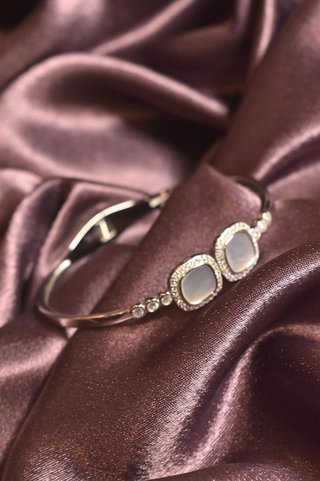 Moonlit Glow Bracelet with Dazzling Crystal Highlights