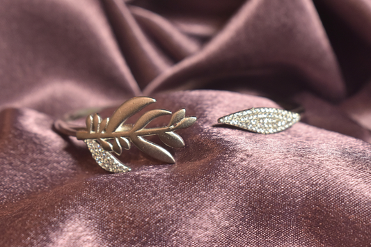 Elegant Leaf Design Bracelet with Subtle Crystal Accents