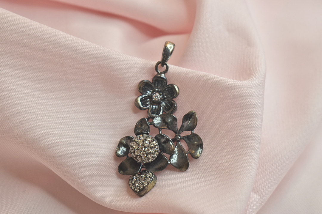 Antique Floral Charm penedent Elegant Silver-Plated Earrings