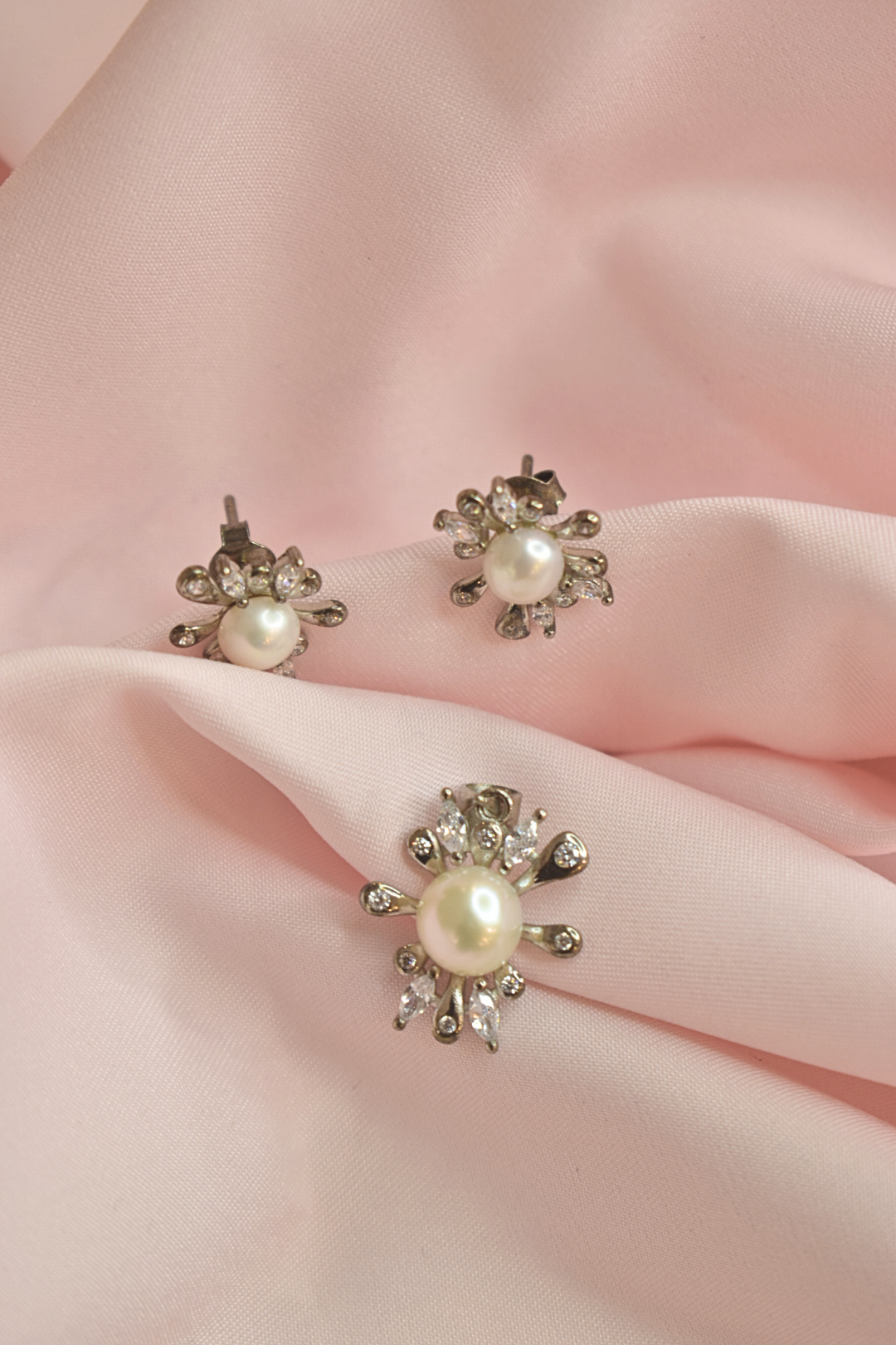 Elegant Pearl Blossom Set