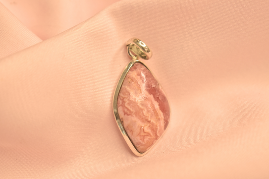 Elegant Pink Stone Pendant – Unique Gold-Plated Jewelry